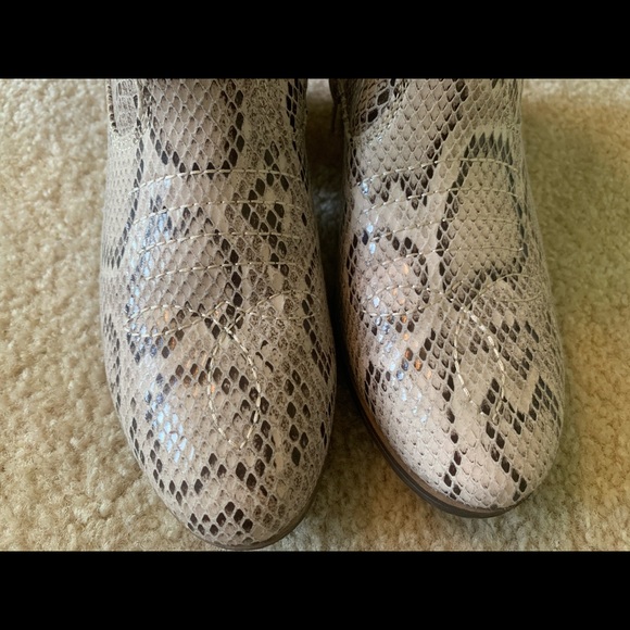 Faux leather snake skin heeled boots - Picture 3 of 3